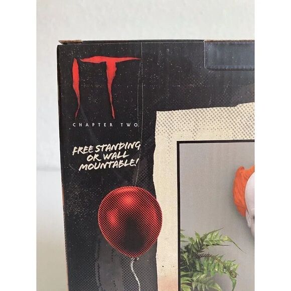 IT Pennywise Chapter Two Paladone Halloween Mask Light Free Standing Mountable - Picture 4 of 8